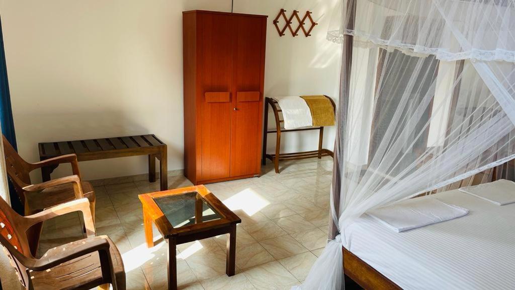 Sunny Mood Guest House Unawatuna Ngoại thất bức ảnh