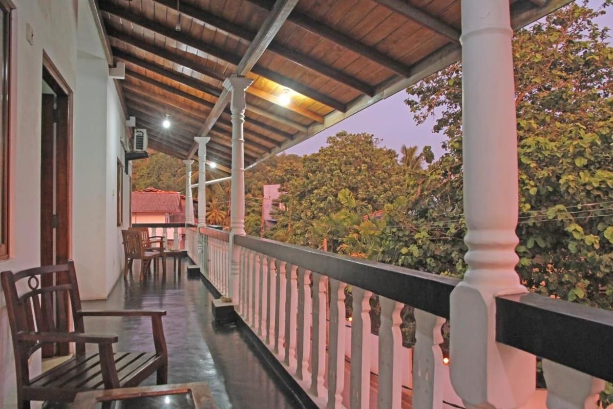 Sunny Mood Guest House Unawatuna Ngoại thất bức ảnh