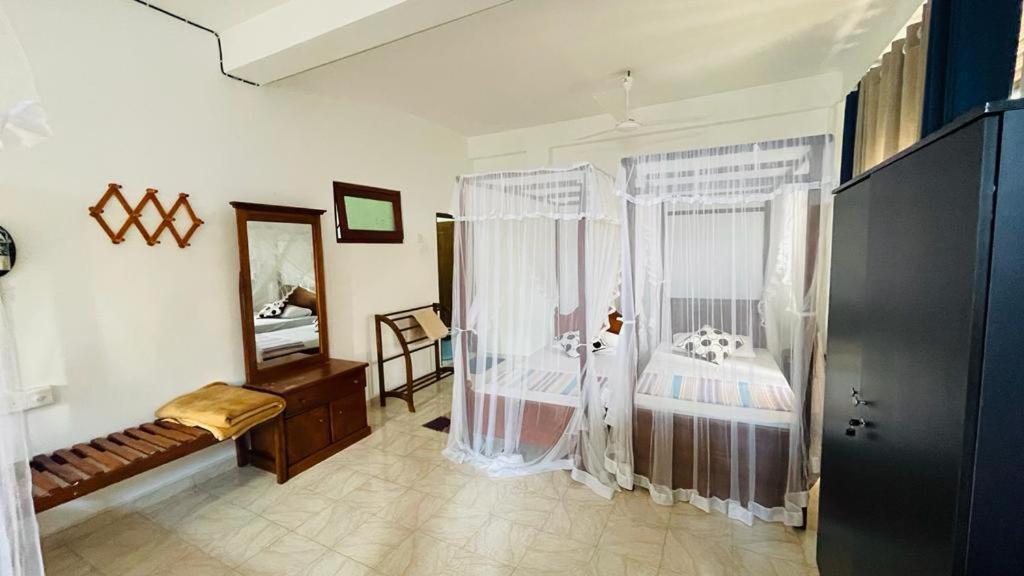 Sunny Mood Guest House Unawatuna Ngoại thất bức ảnh