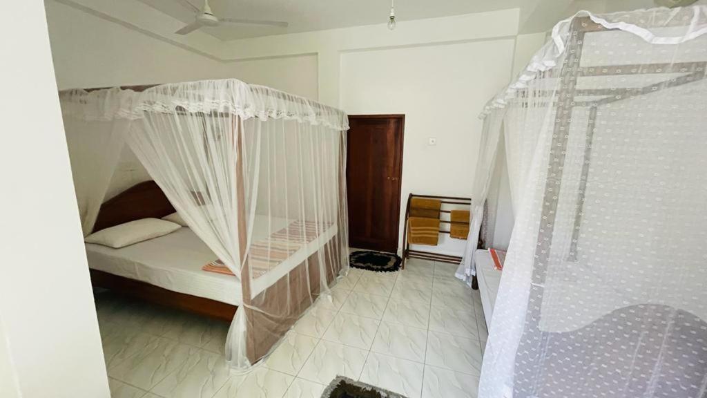 Sunny Mood Guest House Unawatuna Ngoại thất bức ảnh